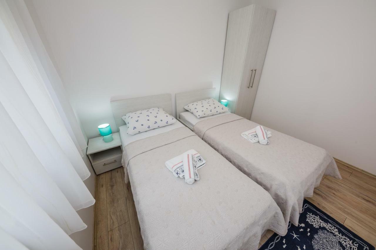 Apartments Mare Trogir Quarto foto
